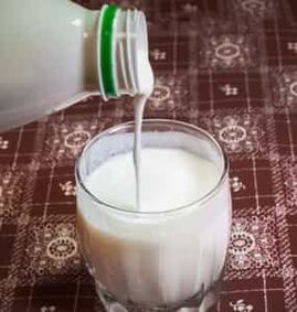 Un verre de kéfir frais